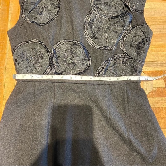 Elie Tahari Black Wool Cocktail Dress with embroidered flowers - Picture 10 of 11